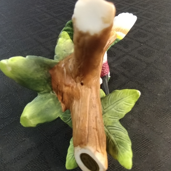 Hummingbird w White Flower - Picture 3 of 3